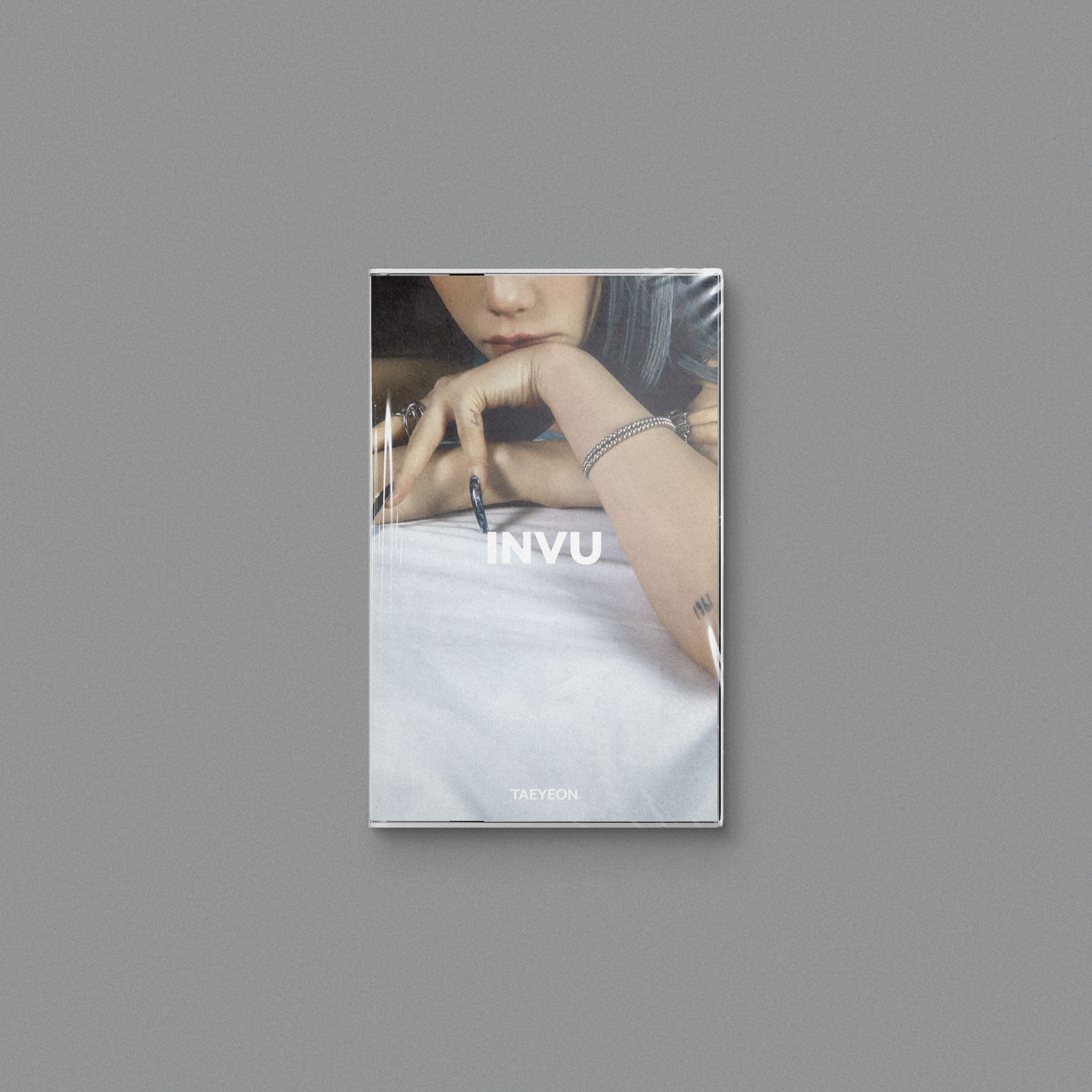 TAEYEON 3rd Album ’INVU’ (TAPE Ver.) (Limited edition)