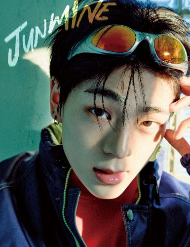 Esquire Photobook (JUNMINE Ver. / Journey Jeong Ver.)